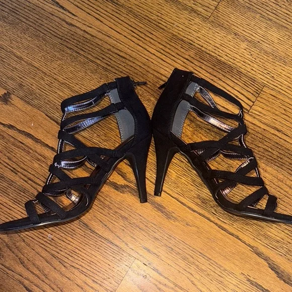 Bellini Black Strappy Heels in Size 8.5 - Picture 3 of 6